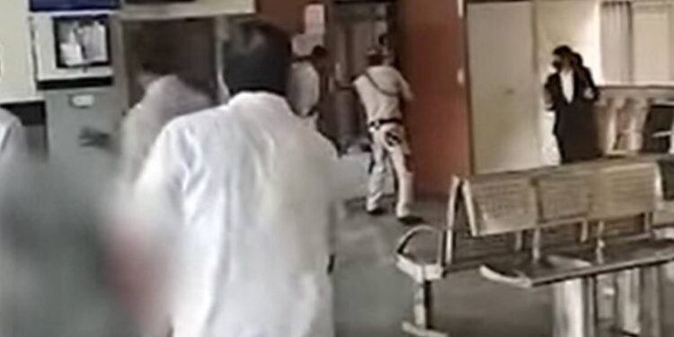 Ekzekutohet gangsteri famëkeq brenda sallës së gjyqit, zbardhen detajet e rënda