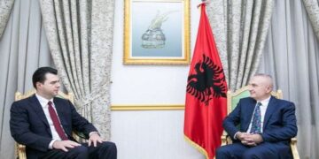 Plas lufta mes Bashës dhe Metës! PD udhëzon bazën: Presidenti ka hedhur në sulm çetën e tij për të na përçarë! Janë kthyer në hipokritë e qesharakë