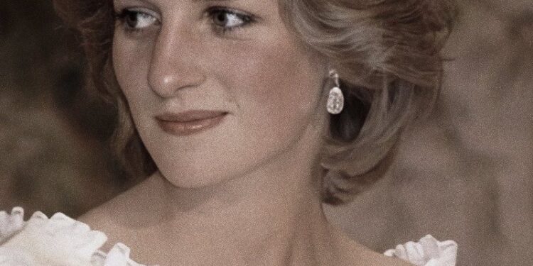 Gjithmonë ka tërhequr vëmendjen me zgjedhjet e saj, mësohet e fshehta e kurorës së princesh Dianës