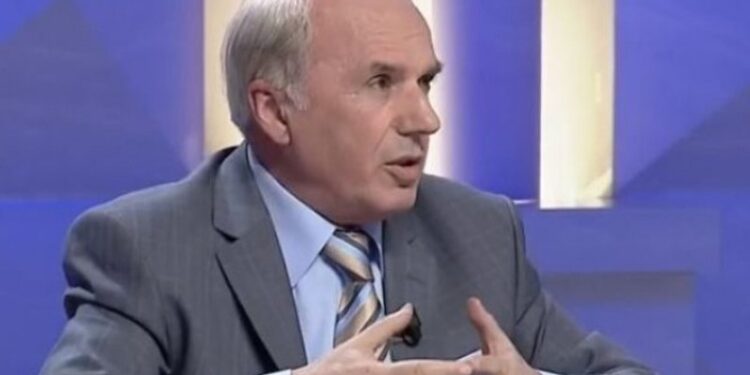 “Nuk është kjo pyetja, ti s’të le të flasësh”, Fevziu përplaset me Preç Zogajn: Pyetjen e bëj unë këtu jo ti, ke 15…