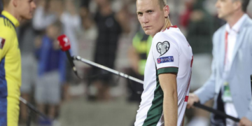 “Dreqi e marrtë, vetëm shqiptarët po gjuanin”! Portieri i Hungarisë e pranon me sinqeritet: Ja shpjegimi për golin e Brojës