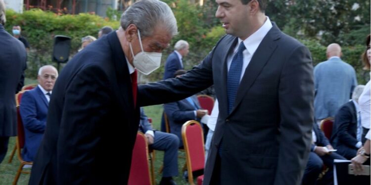 VIDEO/ Sot e akuzon si bashkëpunëtor të Ramës, dikur Berisha lavdëronte Bashën si ministri më i suksesshëm