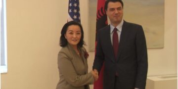Yuri Kim në zyrën e Bashës, takimi i parë pas përjashtimit të Berishës