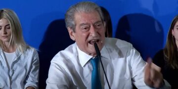 Berisha paralajmëron Bashën: Bëj kujdes… historia ka tregruar kush u frikësua nga forumet është larguar