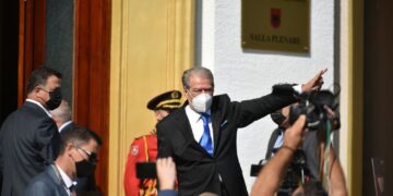 Berisha përballë njerëzve të tij në Kuvend: Sot nis beteja jonë kundër Bashës dhe Ramës