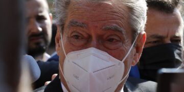 Berisha përballë njerëzve të tij në Kuvend: Sot nis beteja jonë kundër Bashës dhe Ramës