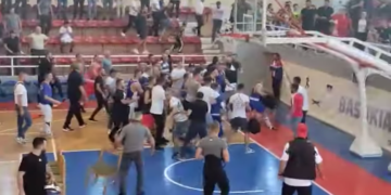 VIDEO/ Degjeneron në grushta finalja e boksit në Shkodër