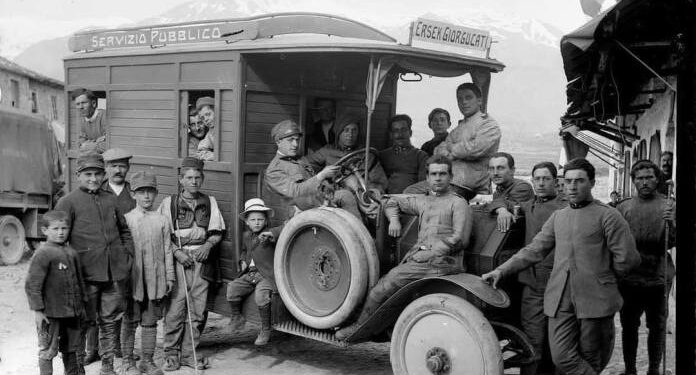 Viti 1917, transporti publik në Shqipëri autobusi Ersekë-Jorgucat