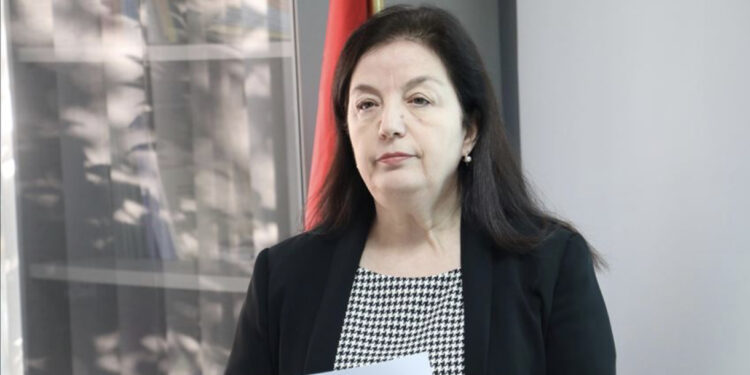 Hani, pini dhe rrëmbeni/ Shefat e INSTAT nuk u del zyra të mblidhen për punë, do shtrojnë gosti me paratë e shtetit