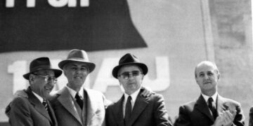 Historia e rrallë e agjentit, që u mbajt dy vjet në arkivol: Pasi u stërvita nga CIA, erdha me misone sekrete në Shqipëri, ku do i bënim atentat Enverit gjatë paradës së madhe