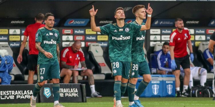 VIDEO/ Ernest MUÇI është tjetër nivel, ideon skemën te Legia, driblon 5 kundërshtarë dhe ndal topin në rrjetë