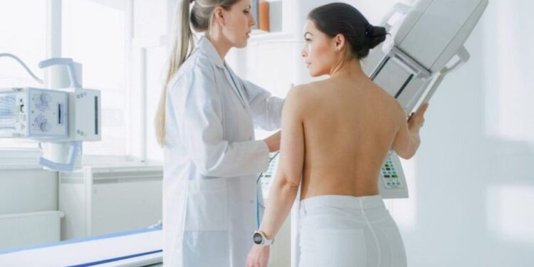 AstraZeneca krijon ilaçin që shëron kancerin e gjirit