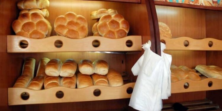 Pas qumështit dhe kosit, shtrenjtohet dhe buka! Hileja e tregtarëve, buka nuk ndryshon çmim por gramaturë