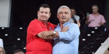 Gazetari i njohur shqiptar diagnostikohet me sëmundjen e rëndë, kolegu i tij del me mesazhin prekës