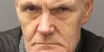 Nuk do të jetojë më në rrugë, i pastrehu dorëzohet në polici dhe rrëfen vrasjen që ka kryer…