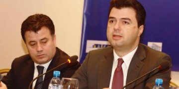 Flamur Noka përplaset sërish me Lulzim Bashën: Ti i ngule një thikë pas shpine Sali Berishës