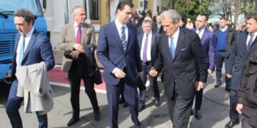 9 ditë frike! “Mbrëmë fshehurazi kanë mbledhur plaçkat dhe janë bërë gati për …” Berisha e di sa e rrezikshme është kjo!