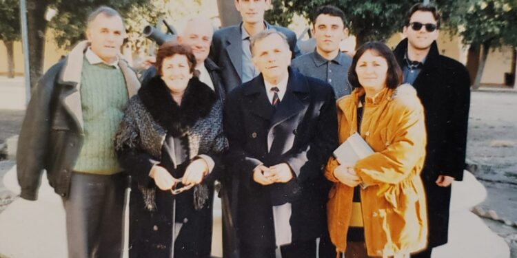 In memories! Na ke ba me qesh Paulin e jemi rritë me humorin tend pothuajse gjithë shqiptarët