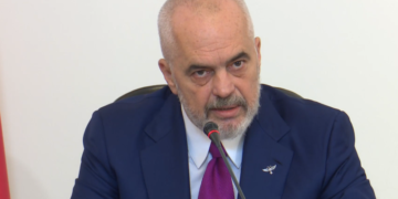 Rama paralajmëron ministrat dhe ata në poste drejtuese: Kujdes shpenzimet! Ata që ikën nuk lanë as lugë e as pirunjë