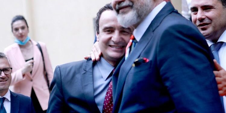 Edi Rama ia zbuloi halucin!