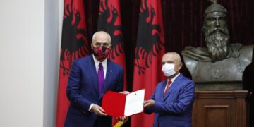 Betim i qeverisë para presidentit të “shkarkuar”