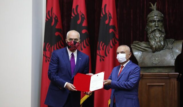 Betim i qeverisë para presidentit të “shkarkuar”