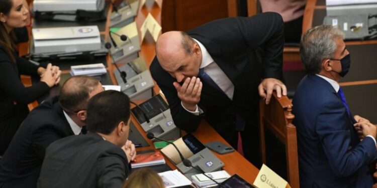 “Zbulimi” i Nikoll Lesit: Alfred Rushaj do të jetë presidenti i ardhshëm, Genc Ruli guvernator i BSH