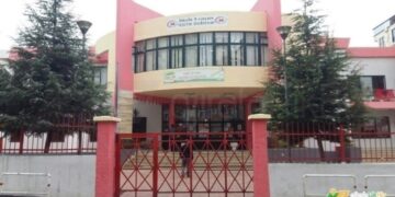 Prindërit nisin peticionin për të kundërshtuar mësimin me turne