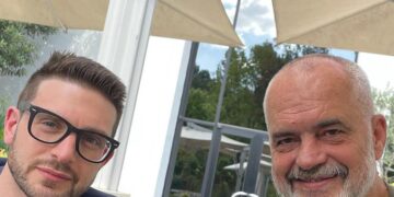Alex Soros foto me Ramën për t’i  bërë kompliment apo e ka seriozisht: Me mikun tim, lider frymëzues në gjithë botën