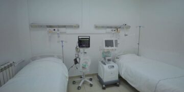 Rritja e rasteve me Covid-19, hapet sërish spitali “Covid 3”