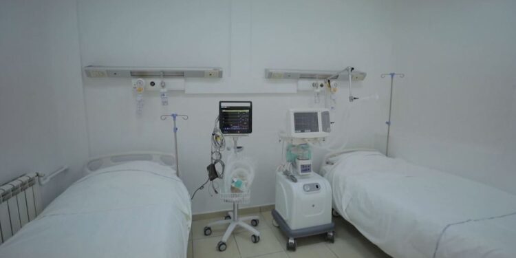 Rritja e rasteve me Covid-19, hapet sërish spitali “Covid 3”