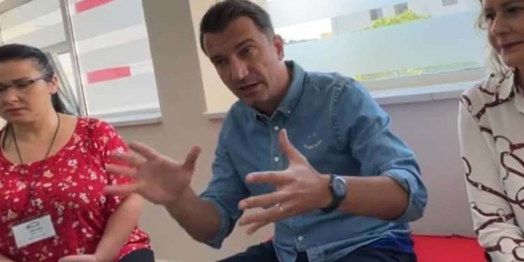 Kryetari i rrenave, si i gënjeu Veliaj afganët dhe shqiptarët me historinë e tij të “dhimbshme”… që zor se ka ndodhur