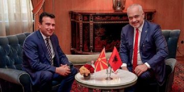 Gazeta e Brukselit: Tirana dhe Shkupi po mbahen peng, koha që BE të ndërmjetësojë