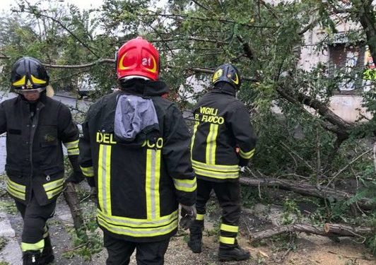 Video/ Mot i keq në Itali: “Alarm i kuq” në Sicili dhe Calabri! Mbyllen shkollat në disa provinca