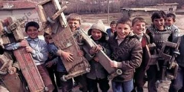 Nostalgji dhe mall për fëmijërinë e viteve 1970-1990 Nostalgji dhe mall për fëmijërinë e viteve 1970-1990! Lumturoheshim me pak