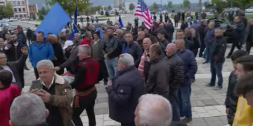 Sali Berisha  “askushi”  hiqet si Uliksi me kuksianët! Pas Edi Ramës,  i shpall “luftë” edhe Vuçiçit: Përgatitu Sllobodan