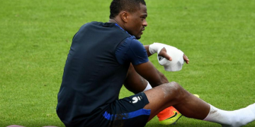 “Ai kalonte dorën lehtë poshtë jorganit, për të më prekur dhe ia doli të bëjë atë që donte”! Rrëfimi shokues i ish mbrojtësit të njohur të Juventusit: Jam dhunuar…