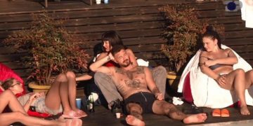 “Shoqe që të mban burrin mes shalëve”! Semi dhe Donaldi bëjnë veprimin e papritur: Rrjeti shpërthen keq ndaj 2 konkurrentëve të ‘Big Brother VIP’