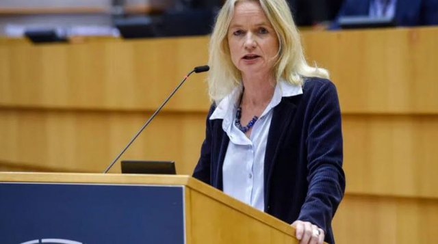 E quajti “të dashurën” e Kurtit?! Pas deklaratës që bëri bujë shpërthen e revoltuar eurodeputetja ndaj bashkëpunëtorit të Vuçiç