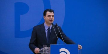 VIDEO/ SPAK-u i Lulit dje dhe … “SPAK-u sot mund të arrestojë presidentin, kryeministrin, ministra, deputetë, kryetar bashkie e çdo funksionar të lartë të Shtetit”, ish-deputeti i PD publikon videon që nxjerr “zbuluar” Lulzim Bashën: Ta shohë dhe Yuri Kim