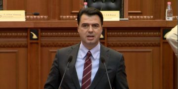 “Lulziu i pakorruptuar” flet në emër të shqiptarëve: Disa nuk do jenë më në këtë sallë! Do t’i japim fund pandëshkueshmërisë së zyrtarëve dhe politikanëve të korruptuar!
