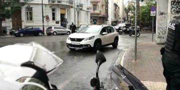 Përplasje e ashpër me armë! Tronditet Athina mëngjesin e sotëm, plagoset një polic dhe një shqiptar. Zbardhen detajet