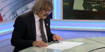 “Kam besim se deri atë ditë ka kohë”/ COVID-19 i mori jetën gazetarit të njohur shqiptar, zbardhet mesazhi i fundit që ai i dërgoi kolegut të tij: Po avancon për mirë!