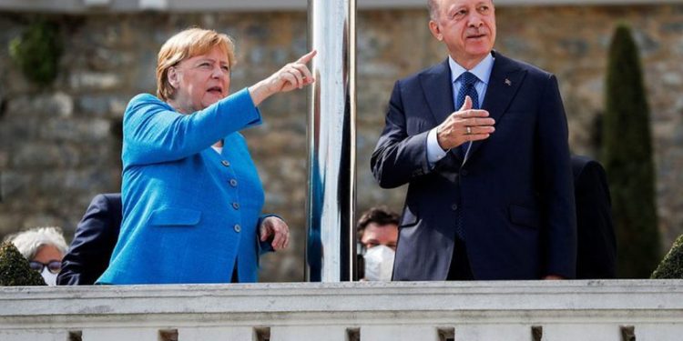 “Je ankuar gjithmonë tek unë”! Angela Merkel vizitë lamtumire në Turqi: Erdogan e pret me batuta: Kjo është jeta, megjithatë është e bukur