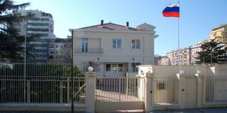 Vdekja e turistëve në Qerret, vjen reagimi i Ambasadës Ruse: Po hetohen rrethanat e ngjarjes. Do të ketë riatdhesim të trupave në vendlindje