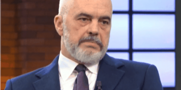 “Nuk di a të iki apo të rri në Shqipëri”?  Rama i përgjigjet vajzës: Meqë janë çunat këtu, Leo Messi ishte një problem…