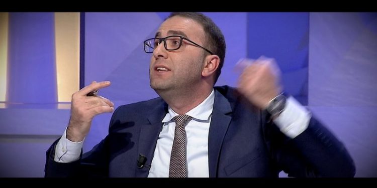 Kush je ti që më akuzon mua?! Analisti i njohur i kujton vrasjen e bujshme, shpërthen keq Gazment Bardhi: Ju keni folur në telefon me të!