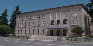 Rritet ndihma ekonomike dhe pagat! Ja kategoria që përfiton