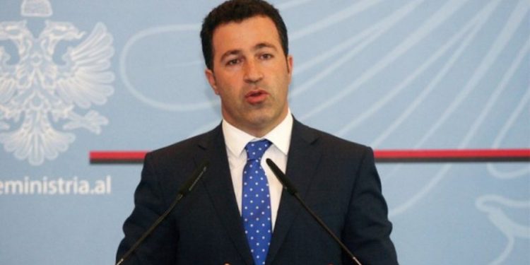 Peleshi: “Defender 2023” mbetet një mjet i fuqishëm i komunikimit strategjik i paqes, sigurisë dhe garancisë për qytetarët tanë
