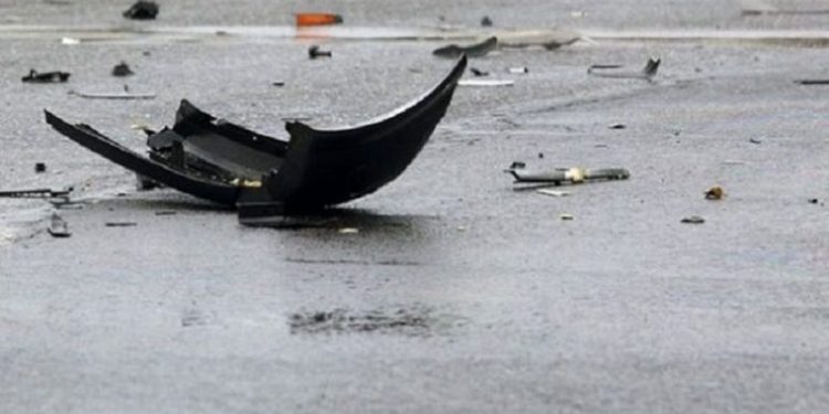 Aksident tragjik në aksin Qafë Thanë-Librazhd, autobusi përplaset me fugonin me pasagjerë, humb jetën një person